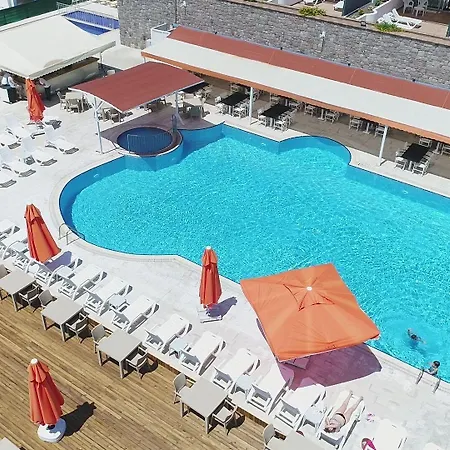 Roxx Deluxe & Hotel *