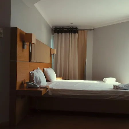 Roxx Deluxe & Hotel *