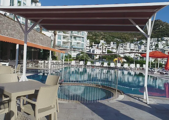 Otel Roxx Deluxe & *